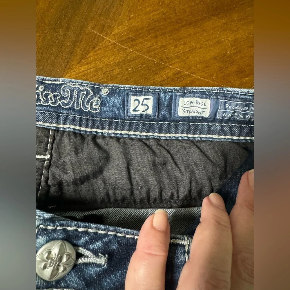 Miss Me Signature Straight Stretch Cuffed Jean Low Rise Size 25 Bling Pockets - Picture 9 of 12